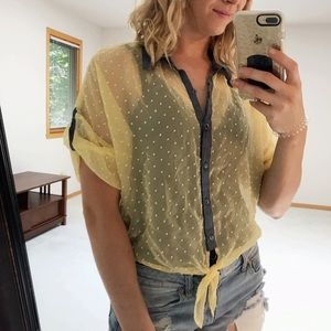 ☀️Sheer Yellow tie top button down slouchy top🍋☀️